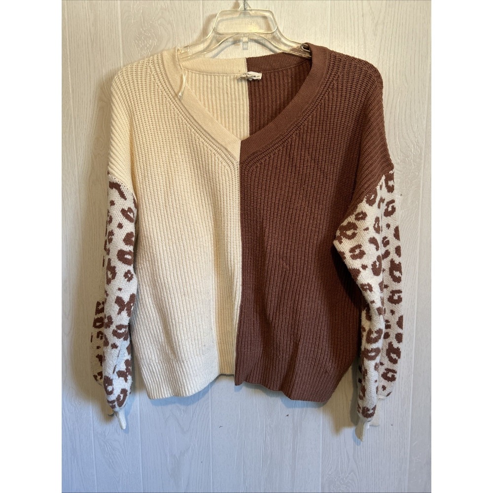 ee:‎ some sweater Medium Taupe Brown Cheetah Sleeve Sweater